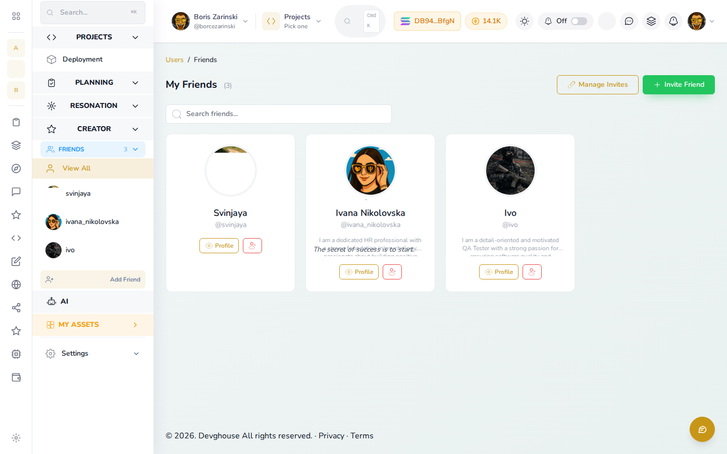 My Friends showing a small connected network, a search box, and buttons to invite a friend or manage invites